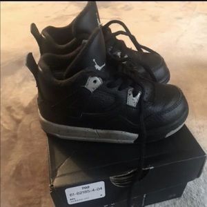 Jordan 4 Retro Oreos Size 8c (Toddler)